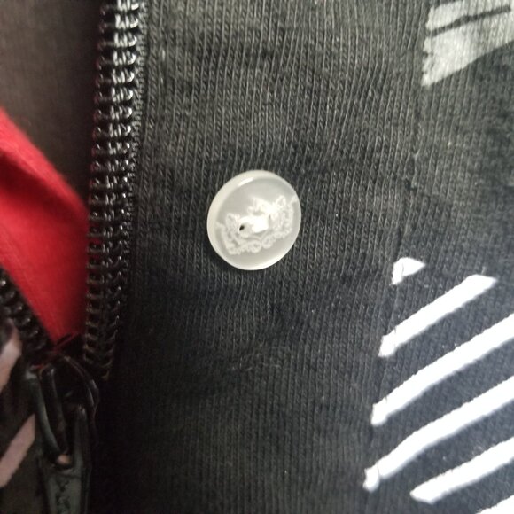 Akademiks Men's Black Graphic Goth Punk Streetwear Polo Shirt Sz XL - Picture 11 of 11